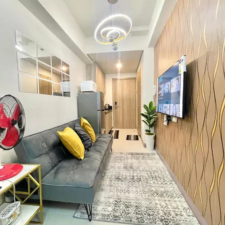Stunning Suite With Balcony - Near Moa